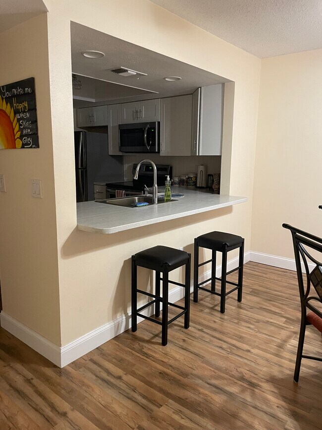 Building Photo - 870 Virginia St