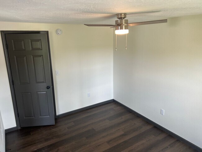 Foto del edificio - 2 BEDROOM 1 BATHROOM HOUSE FOR RENT