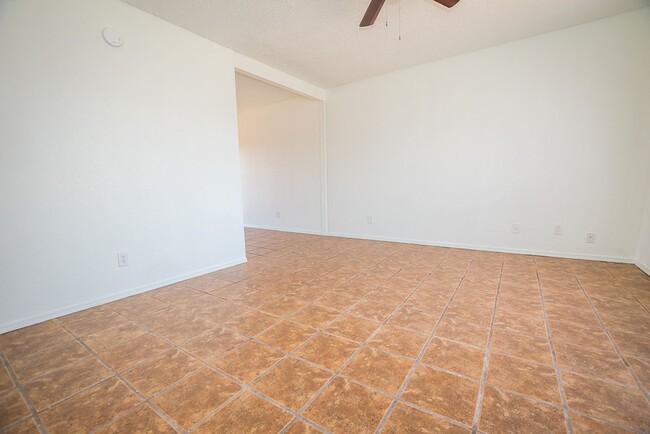 Foto del edificio - Charming Property Features 3 Bedrooms, 2 B...