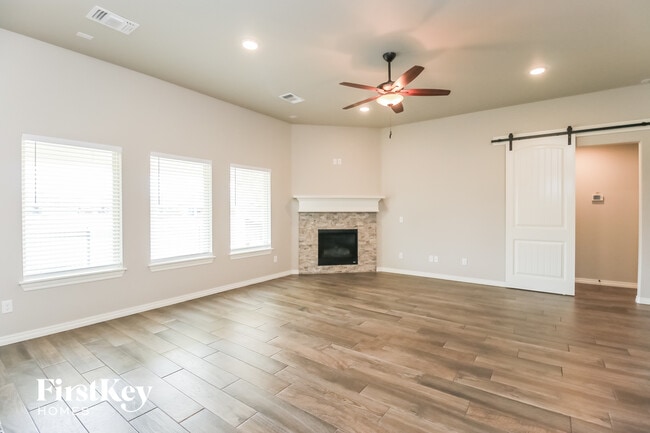 Building Photo - 3401 Ontario Cir