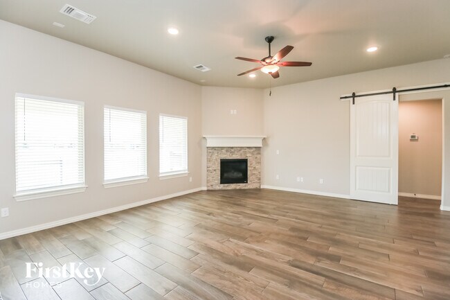 Foto del edificio - 3401 Ontario Cir