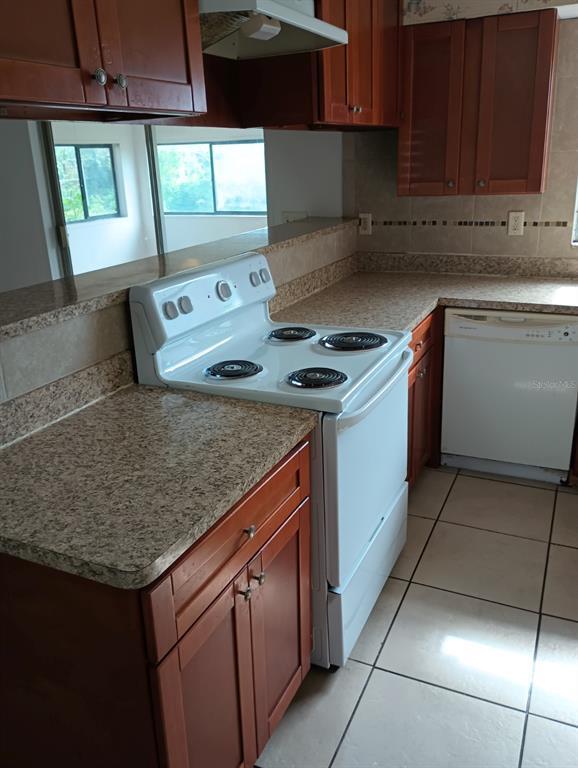 Foto del edificio - 1320 Pleasant Pl