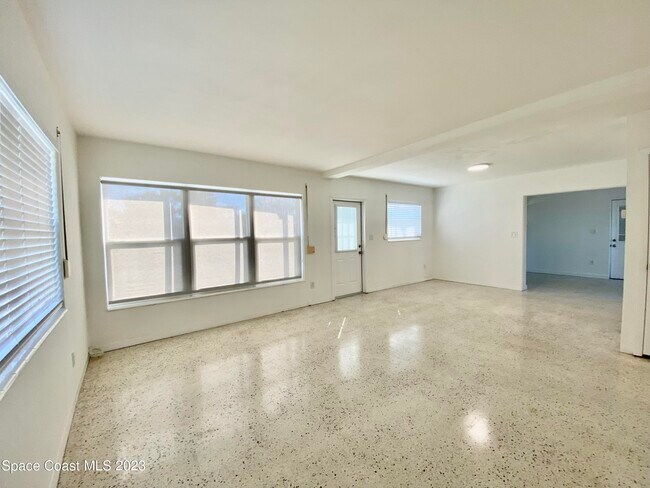 Building Photo - 480 Alice Dr