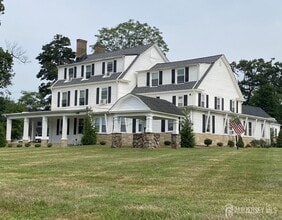 Building Photo - 136 Old York Rd