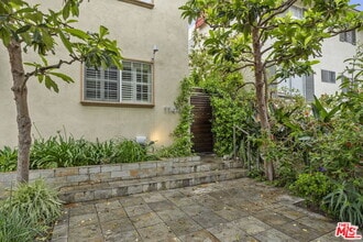 Building Photo - 1144 10th Ct