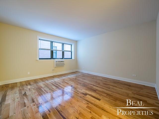 Foto del edificio - 0 bedroom in CHICAGO IL 60614