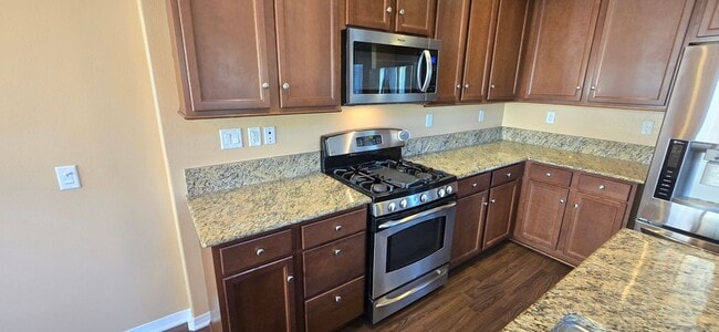 Building Photo - Beautifully maintained 2-bedroom, 2.5-bath with Loft • 1,504 sqft & 2-car garage.