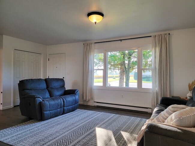 Foto del edificio - 26 Pinewood Ave
