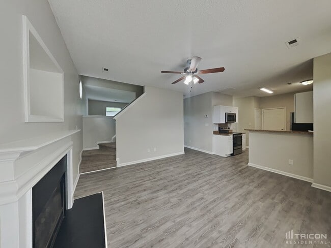 Foto del edificio - 9708 Chestnut Glen Ct