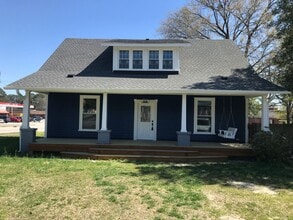 Building Photo - 1001 S 8th St