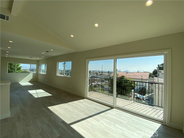 Foto del edificio - 655 W 24th St