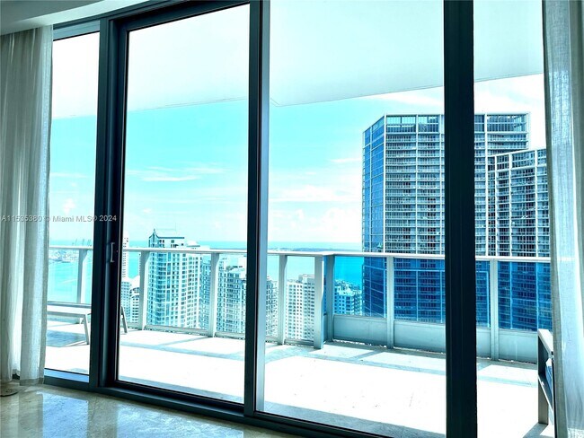 Foto del edificio - 200 Biscayne Blvd Way