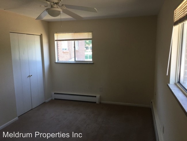 Building Photo - 928 James Ct