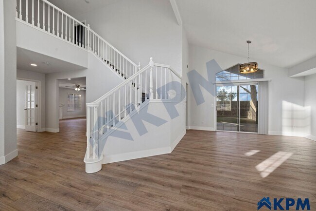Building Photo - Fully Remodeled 2-Story, 4-Bedroom 3-Bath ...