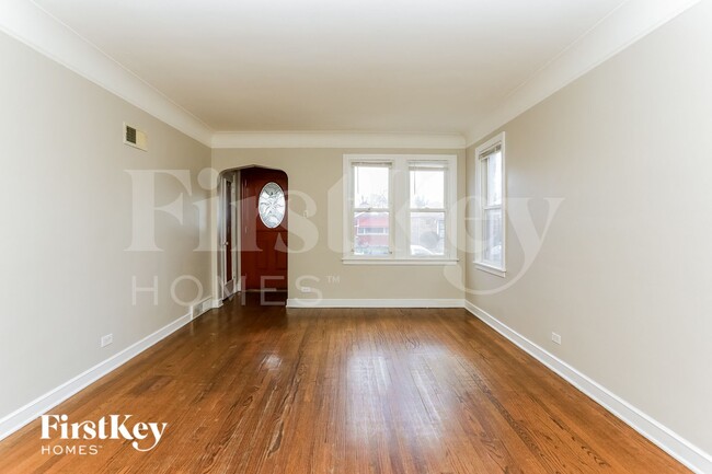 Foto del edificio - 8106 S Maplewood Ave
