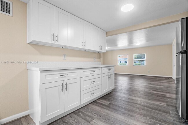 Foto del edificio - 212 SW 11th St