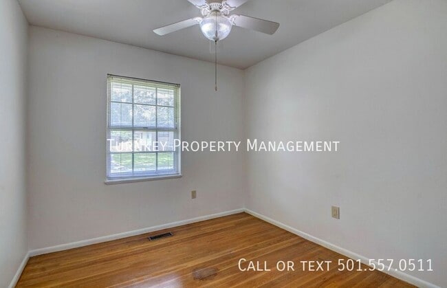 Building Photo - 13 Wesley Dr