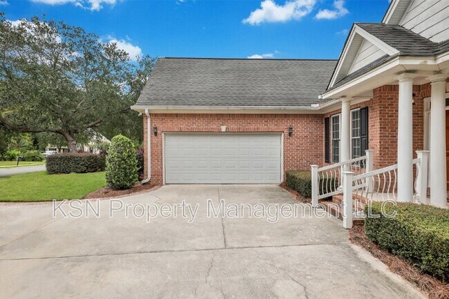 Building Photo - 5 Southernwood Pl