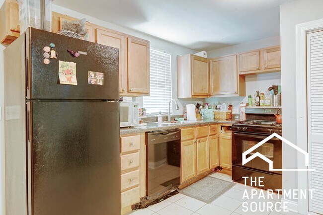 Foto del edificio - 3800 W Diversey Ave