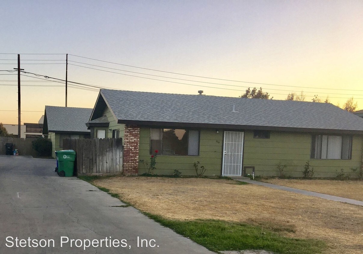 2041 W Della Ave, Porterville, CA 93257 Condo for Rent in Porterville