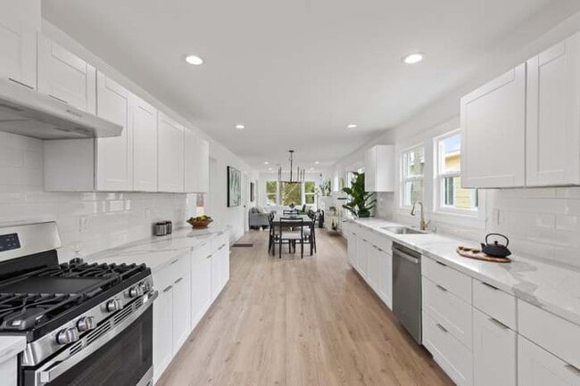 Photo - 5018 Congress Ave House