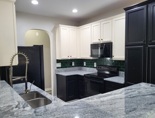 Foto del edificio - 8300 Neuse Hunter Dr