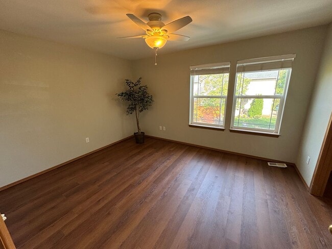 Building Photo - 4633 Nooksack Loop