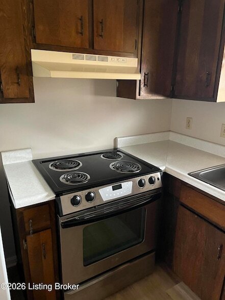 Building Photo - 1420 Hill St