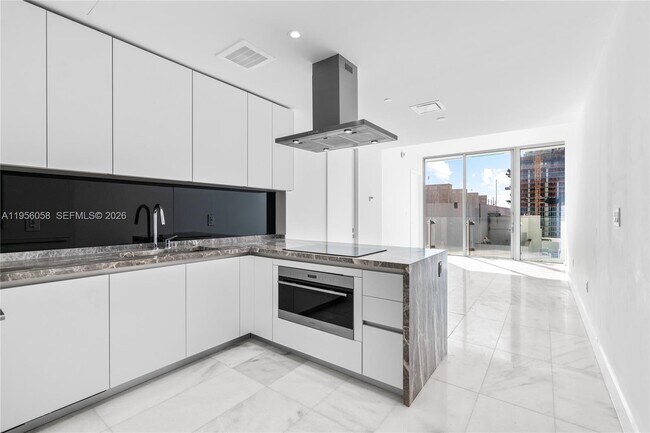 Foto del edificio - 700 NE 26th Terrace