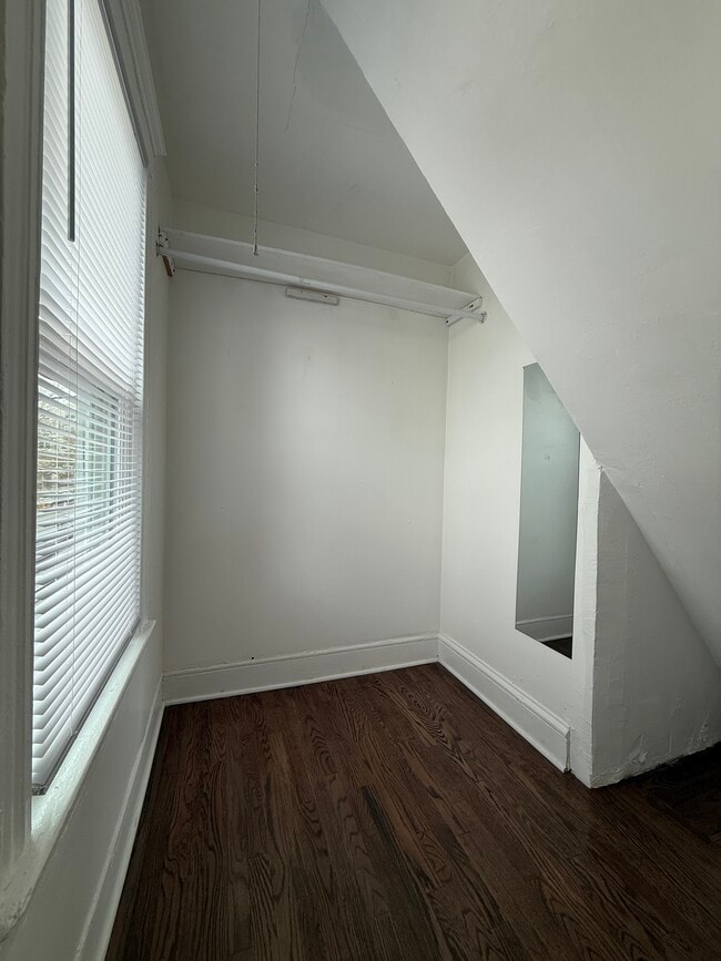 Walk-in Closet - 38 Duke St