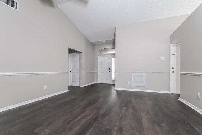 Building Photo - 6003 Crickethollow Dr