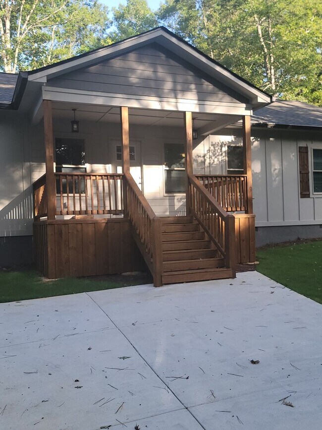 Foto del edificio - Build to Rent 4 Bdrm Lake Access - Open Ho...