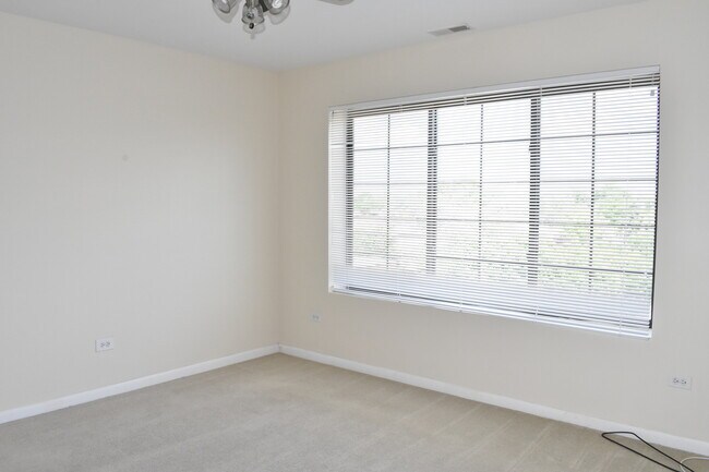 Building Photo - 8255 Skokie Blvd