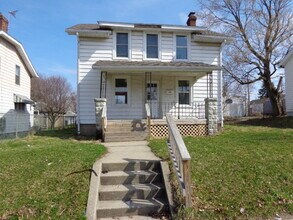 Building Photo - 1722 S Douglas St