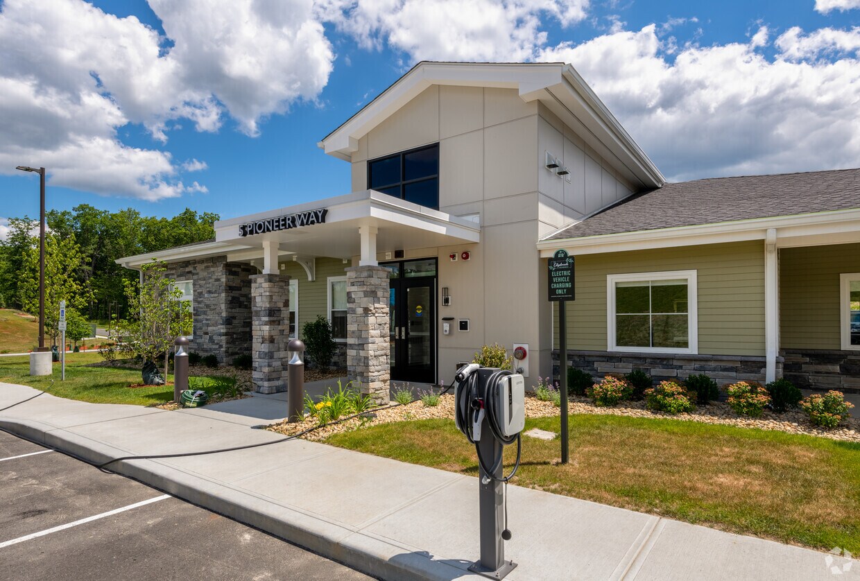 Foto principal - Edgebrook Residences