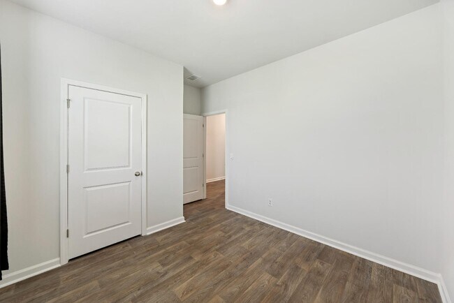 Foto del edificio - 830 Lilyford Ln