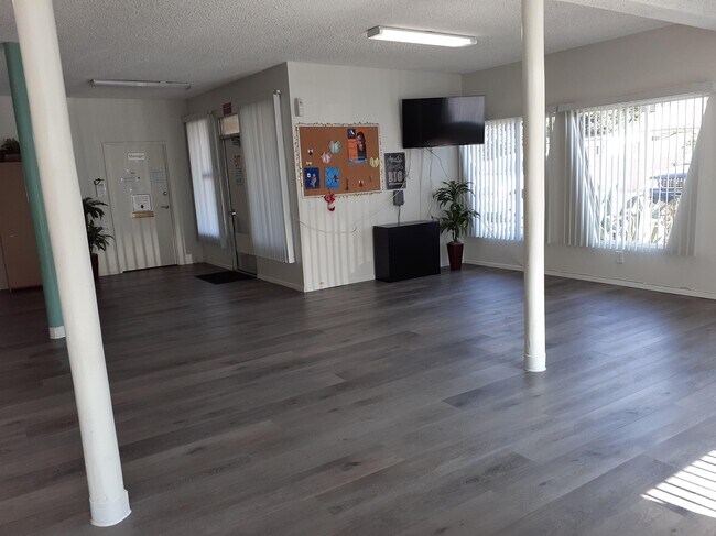 common area - 10050 Sepulveda Blvd