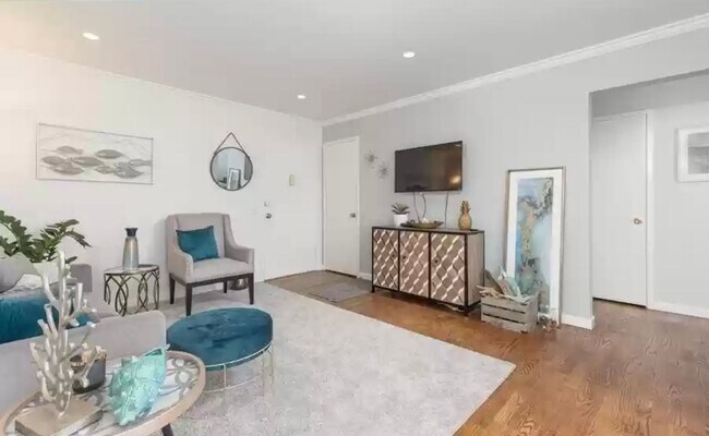 Foto del edificio - Lovely 1Br/1BA Heart of the Marina Flat!  ...