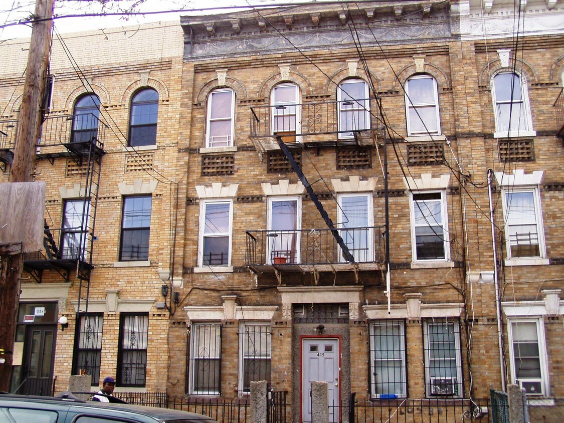 Foto del edificio - 544 Linwood St