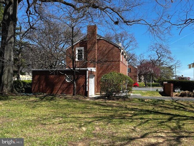 Building Photo - 4401 Arlington Blvd