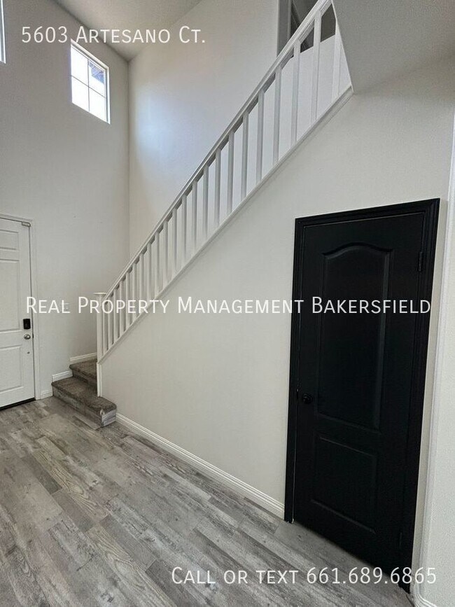 Foto del edificio - 5603 Artesano Ct