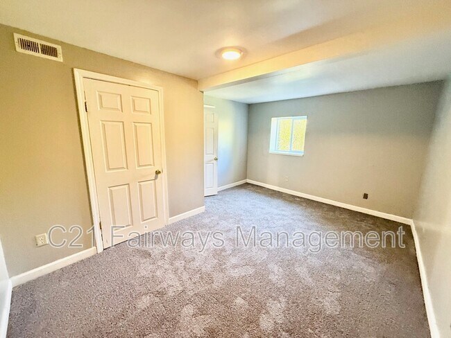 Foto del edificio - 2580 Pitcairn Rd