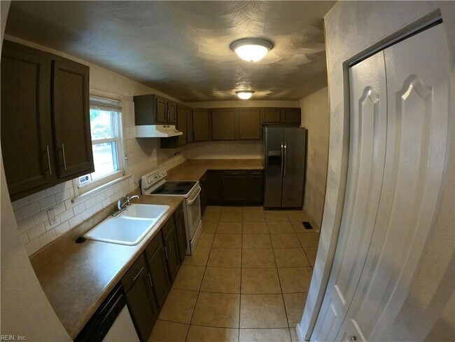 Foto del edificio - 4000 Elkhorn Ave