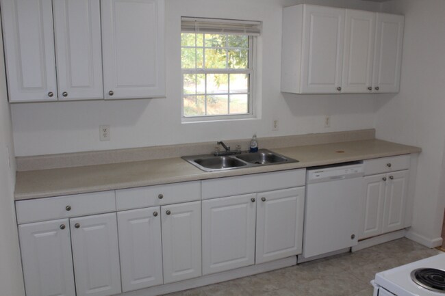 Building Photo - 1357 Railroad Ave