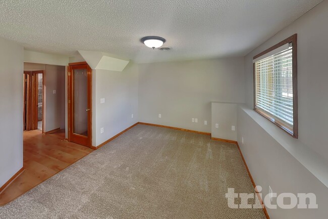 Building Photo - 13784 Yosemite Ave S