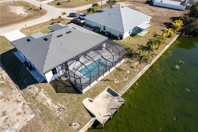 Foto del edificio - 3318 NE 13th Pl