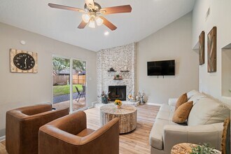 Building Photo - 2523 Village Oak Dr.