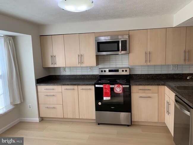 Building Photo - 1126 Pewter Ct