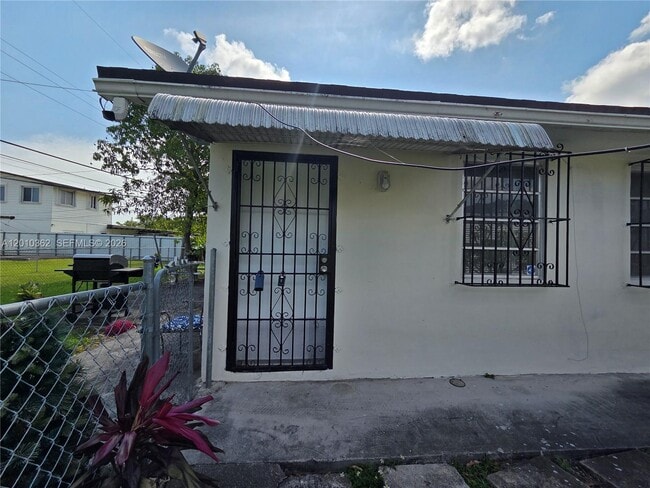 Foto del edificio - 11035 SW 56th St