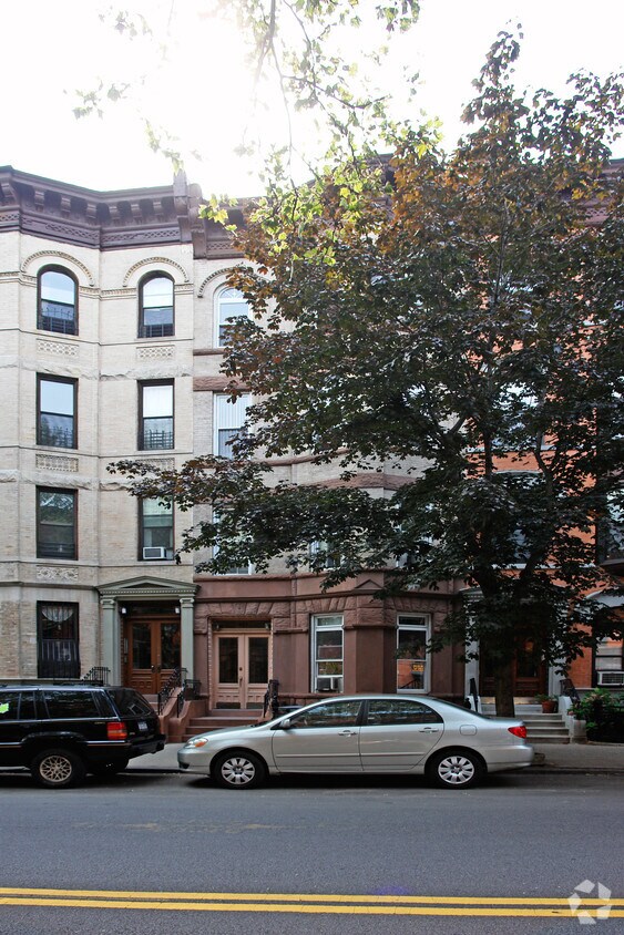 Building Photo - 355 6th Ave